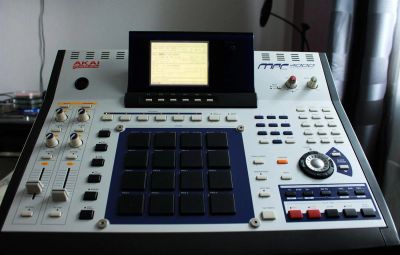 Лот: 3276830. Фото: 1. Рабочая станция Akai MPC 4000... DJ-оборудование