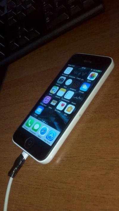 Лот: 8726403. Фото: 1. iPhone 5c 16 Gb белый LTE обмен. Смартфоны