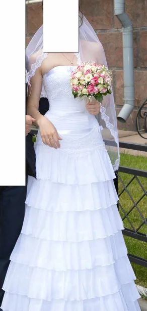 Лот: 5312325. Фото: 1. Свадебное платье с шитьем 42-44. Свадебные платья