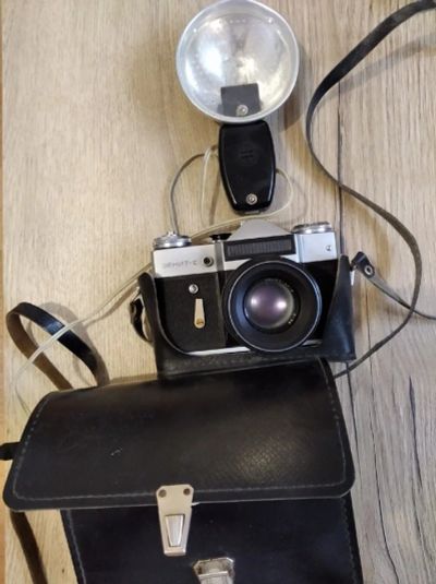 Лот: 15153864. Фото: 1. Фотоаппарат Зенит. Плёночные зеркальные
