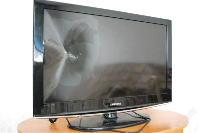 Лот: 973653. Фото: 1. LCD телевизор SAMSUNG 32" (битая... Телевизоры