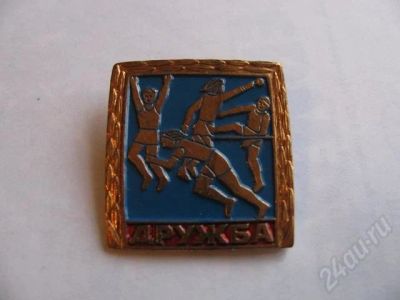 Лот: 415205. Фото: 1. Значки. 3 шт. Другое (значки, медали, жетоны)