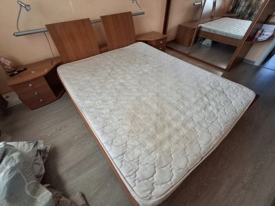 Лот: 25523148. Фото: 1. Кровать двуспальная с матрасом. Кровати