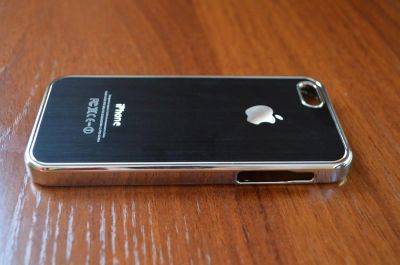 Лот: 3717285. Фото: 1. Чехол iPhone 5, 5S с металлической... Чехлы, бамперы