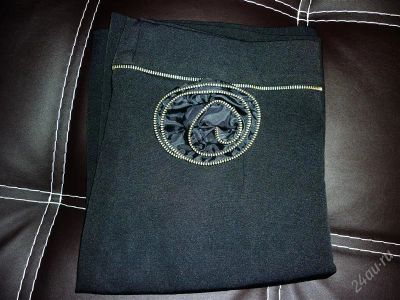 Лот: 2808324. Фото: 1. Юбка с брошью 44-46р. Юбки
