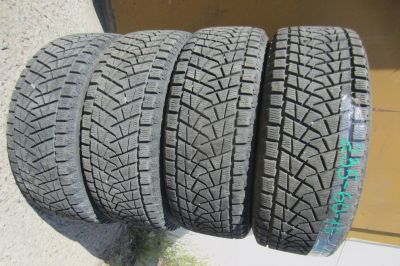 Лот: 11916382. Фото: 1. Bridgestone blizzak 235/60R16... Шины