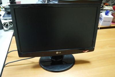 Лот: 6653369. Фото: 1. Монитор LG. ЖК-мониторы