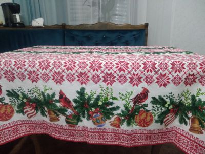 Лот: 18373684. Фото: 1. Скатерти. Гирлянды, шарики, новогодние аксессуары
