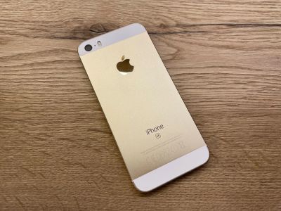 Лот: 19848660. Фото: 1. iPhone SE 2016 32 gb. Смартфоны