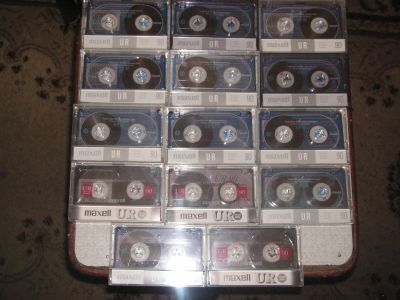 Лот: 25806688. Фото: 1. Аудиокассеты **maxell ur 90... Аудиозаписи