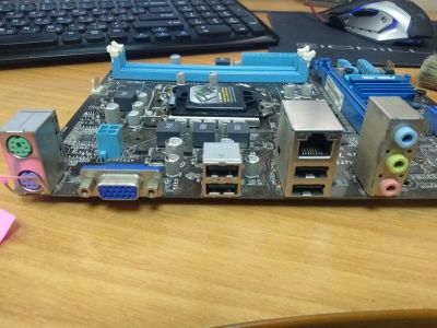 Лот: 15085181. Фото: 1. Материнская плата ASUS P8H61-M... Материнские платы