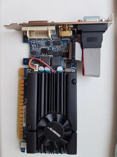 Лот: 10918392. Фото: 1. Видеокарта gigabyte GeForce GT... Видеокарты