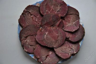 Лот: 2070354. Фото: 1. Шейка оленя копчено-вареная. Мясо, птица, яйцо