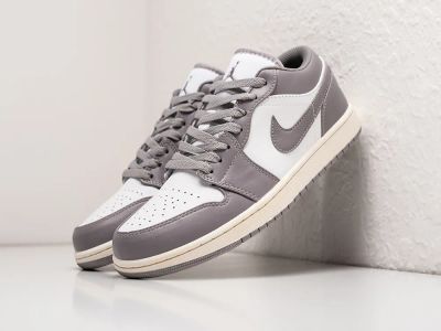 Лот: 24978394. Фото: 1. Кроссовки Nike Air Jordan 1 Low. Кеды, кроссовки, слипоны