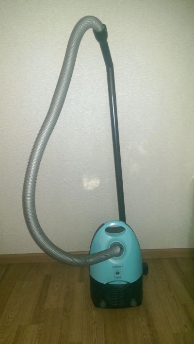 Лот: 12014233. Фото: 1. Пылесос Samsung 1300W. Пылесосы, паровые швабры