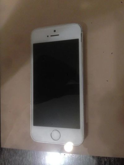 Лот: 10741958. Фото: 1. Iphone 5S 16Gb белый. Смартфоны