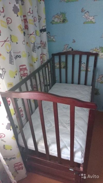 Лот: 15168875. Фото: 1. Детская кровать с матрасом. Детские кровати и кроватки
