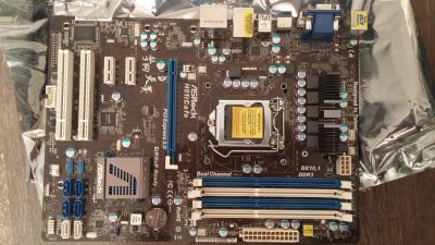 Лот: 6036705. Фото: 1. Материнская плата ASRock H61iCafe... Материнские платы