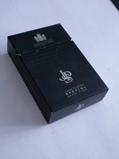 Лот: 25413413. Фото: 1. Пустая пачка от сигарет. Другое (коллекционирование, моделизм)