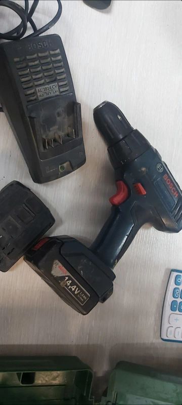 Лот: 25130677. Фото: 1. Шуруповерт bosch оригинал. Электроинструмент
