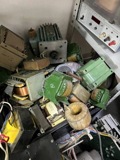 Лот: 25050011. Фото: 1. Ящик трансформаторов. Трансформаторы, катушки