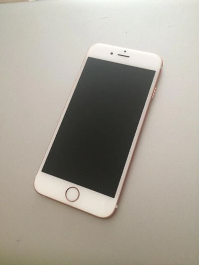 Лот: 11110645. Фото: 1. iPhone 6s 32 Gb Rose Gold. Смартфоны