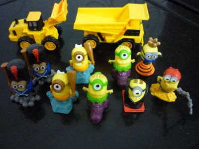 Лот: 8363752. Фото: 1. Игрушки из киндера Миньоны + 2... Игрушки