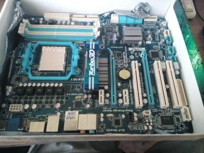 Лот: 5309284. Фото: 1. GigaByte GA-880GA-UD3H rev2.1... Материнские платы