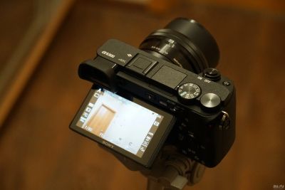 Лот: 13059553. Фото: 1. Sony a6300 + объектив 16-50 (На... Цифровые беззеркальные со сменной оптикой