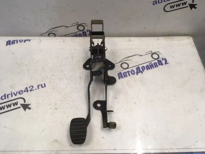 Лот: 21710419. Фото: 1. педаль тормоза Renault Megane... Двигатель и элементы двигателя