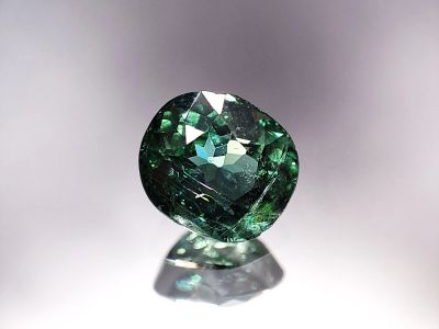 Лот: 21180986. Фото: 1. 2.94 ct. Апатит зелёный. Мадагаскар... Драгоценные и поделочные камни