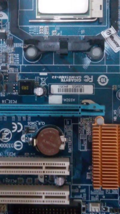 Лот: 19703720. Фото: 1. Материнская плата gigabyte ga-m61sme-s2. Материнские платы