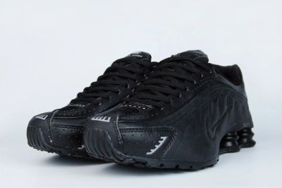 Лот: 16909977. Фото: 1. Кроссовки Nike shox R4 (18889). Кеды, кроссовки, слипоны