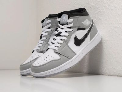Лот: 20544173. Фото: 1. Кроссовки Nike Air Jordan 1 Mid. Кеды, кроссовки, слипоны