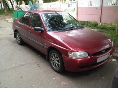 Лот: 4493014. Фото: 1. Качественный автомобиль Ford Escort... Автомобили