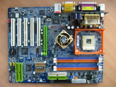 Лот: 240066. Фото: 1. Мат. плата Gigabyte нет выхода... Материнские платы