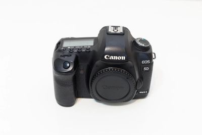 Лот: 25037183. Фото: 1. Фотоаппарат Canon EOS 5D Mark... Цифровые зеркальные