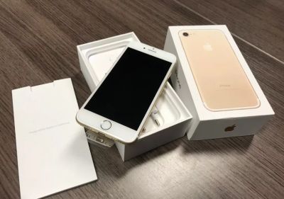 Лот: 17370756. Фото: 1. iPhone 7 золотой 128 гб. Смартфоны