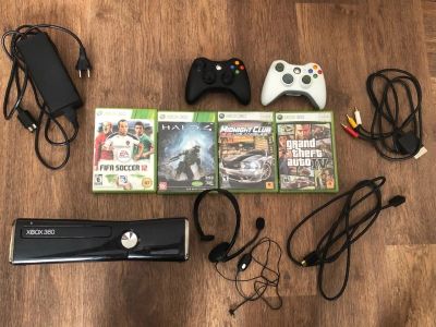 Лот: 15785556. Фото: 1. Xbox 360 250 GB. Игры для консолей