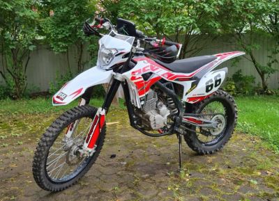 Лот: 21080138. Фото: 1. Мотоцикл BSE Z5 4.0 ENDURO Б/У. Мотоциклы