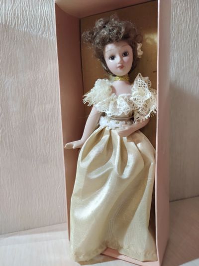 Лот: 19469918. Фото: 1. фарфоровая кукла (новая). Куклы