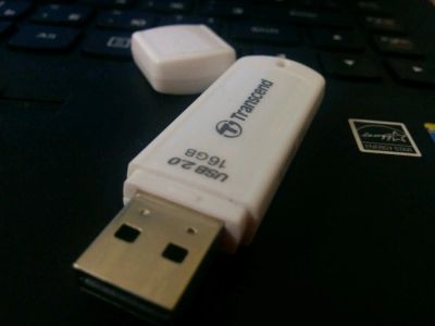 Лот: 8872913. Фото: 1. Флешка 16gb. USB-флеш карты