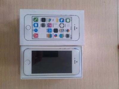 Лот: 5505342. Фото: 1. iPhone 5s gold 16gb с Play market... Смартфоны