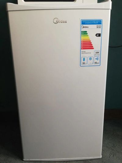Лот: 17679046. Фото: 1. Продам холодильник Midea MR1080W. Холодильники, морозильные камеры
