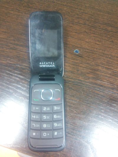 Лот: 11600537. Фото: 1. Телефон Alcatel 1035D (14361). Кнопочные мобильные телефоны