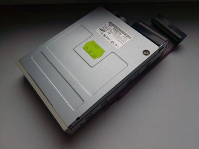Лот: 10549314. Фото: 1. Флоппик. По последней ставке. Приводы CD, DVD, BR, FDD