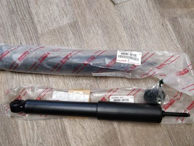 Лот: 12732683. Фото: 1. Амортизаторы передние Toyota 48500-29725... Ходовая, подвеска, рулевое управление