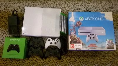 Лот: 5847973. Фото: 1. XBOX ONE WHITE + 4 Геймпада... Игровые приставки, консоли