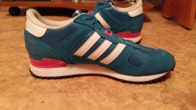 Лот: 6354749. Фото: 1. женские кроссовки Adidas!!. Кеды, кроссовки, слипоны