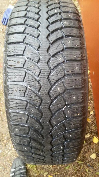 Лот: 6193303. Фото: 1. Bridgestone blizzard r17. Шины
